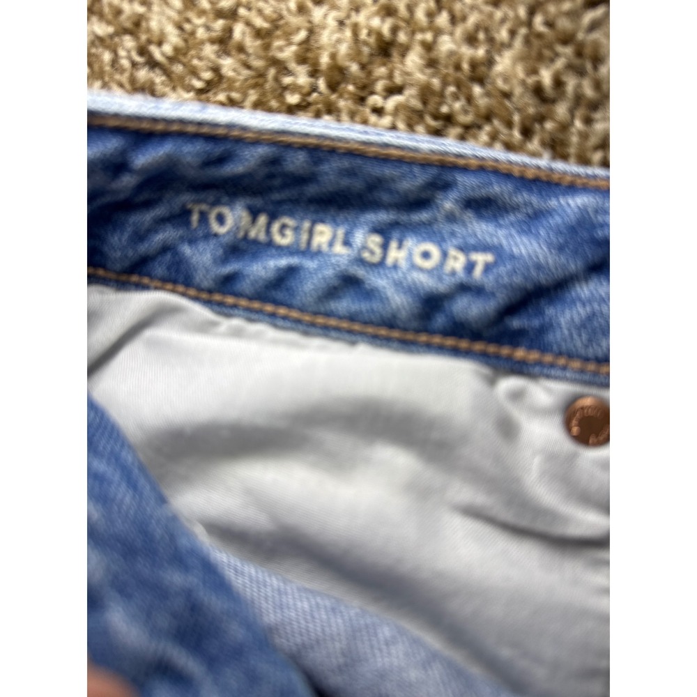 American Eagle Tomgirl Short Womens 2 Light Wash Distressed Cut‎ Off Denim Jeans - Picture 4 of 10